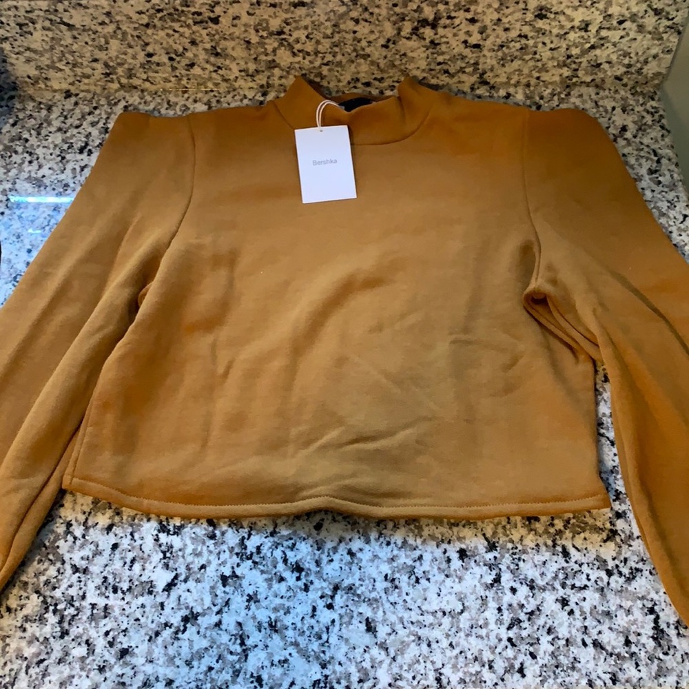 Camel color cute crop long sleeve shirt.